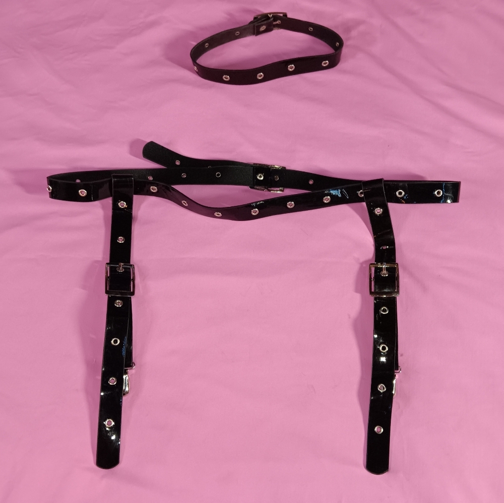 Shiny Patent Leather Garter Belt With Suspender Clips & Matching Collar (OS)